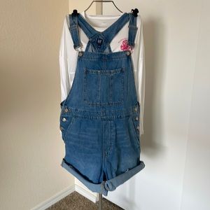 Gap shortalls with washwell.